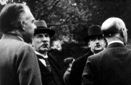 Niels Bohr, Rutherford and Darwin